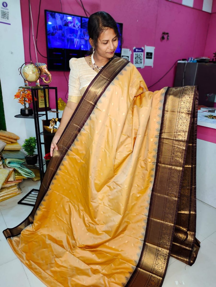 Premium Gadwal Silk