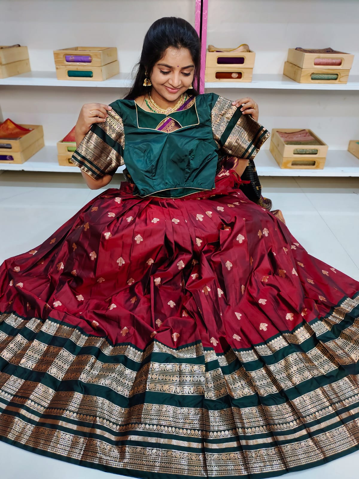 బనారస్ లెహంగాలు