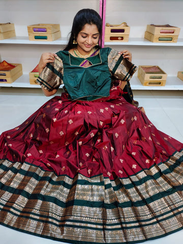 బనారస్ లెహంగాలు