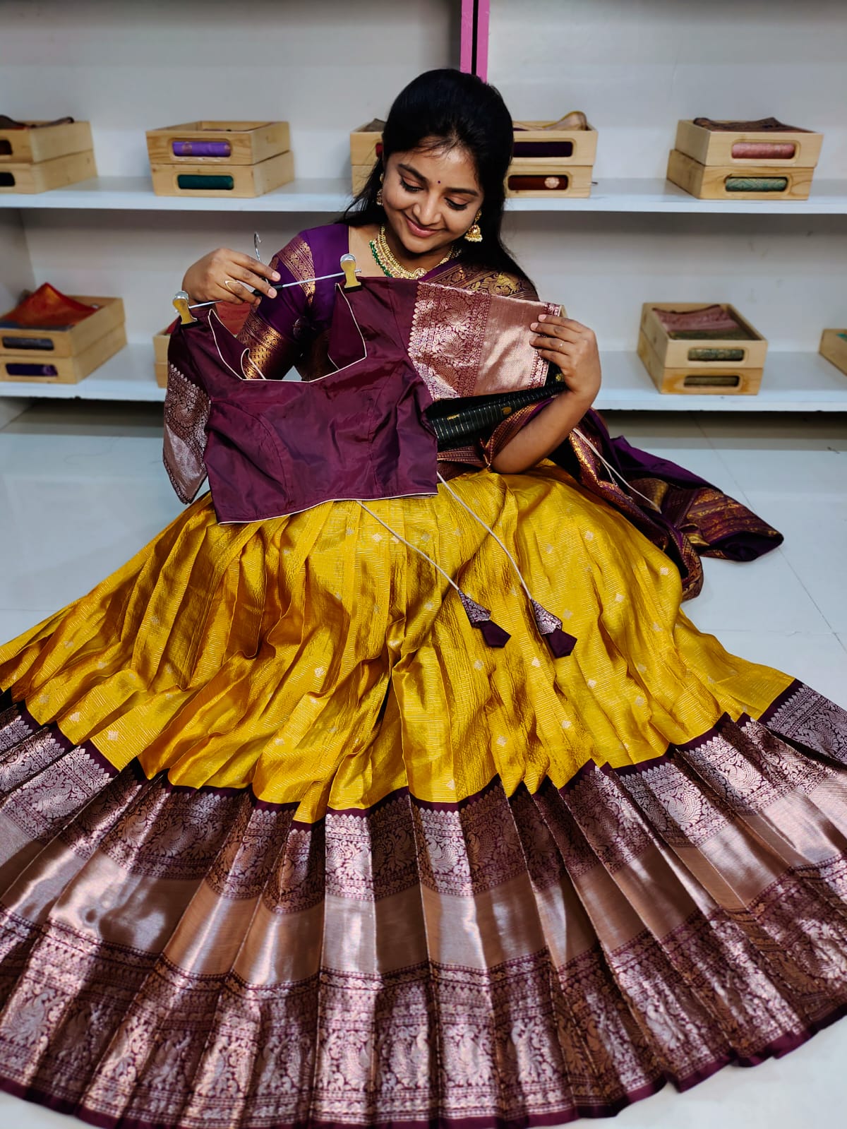 బనారస్ లెహంగాలు