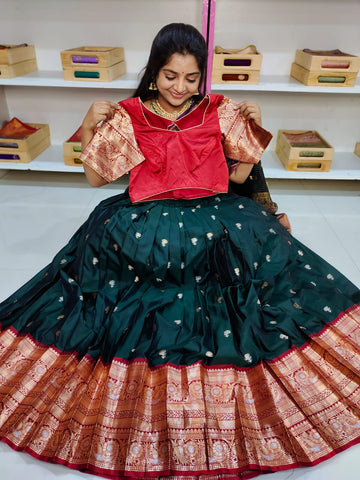 బనారస్ లెహంగాలు