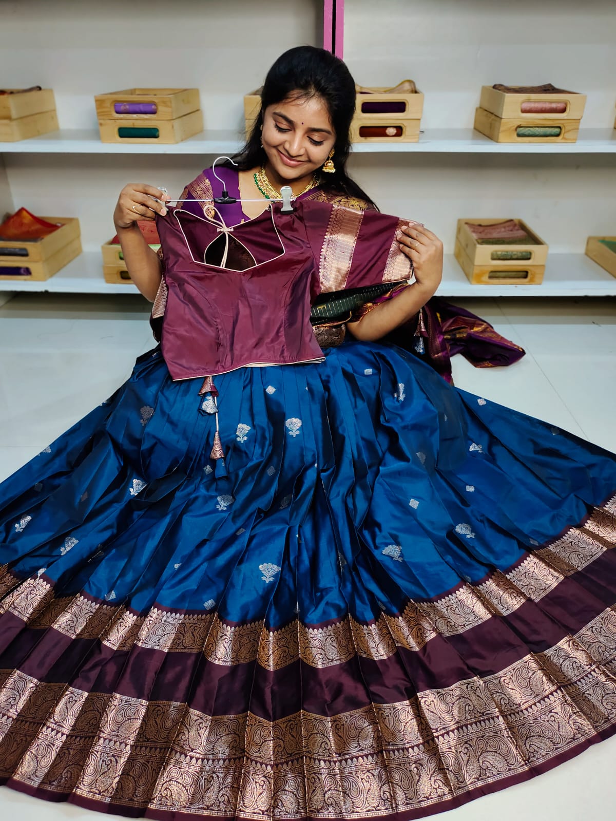 బనారస్ లెహంగాలు