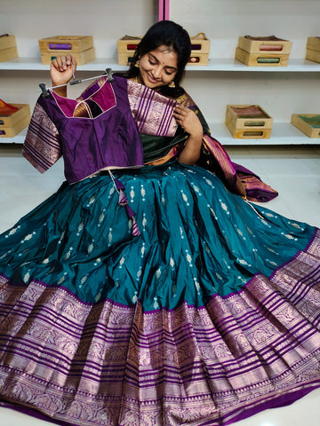 బనారస్ లెహంగాలు