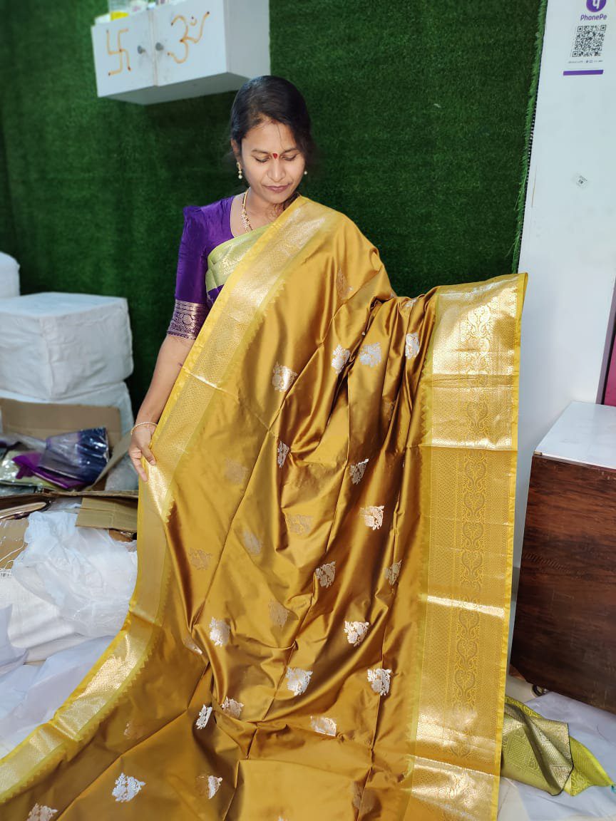 Semi Gadwal Silk Saree