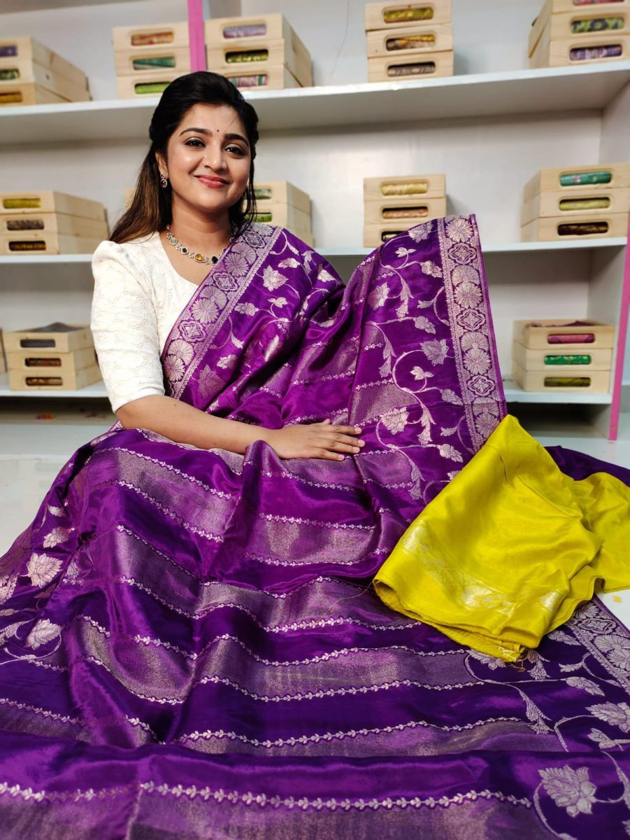 పచ్చి మామిడి పట్టు చీరలు