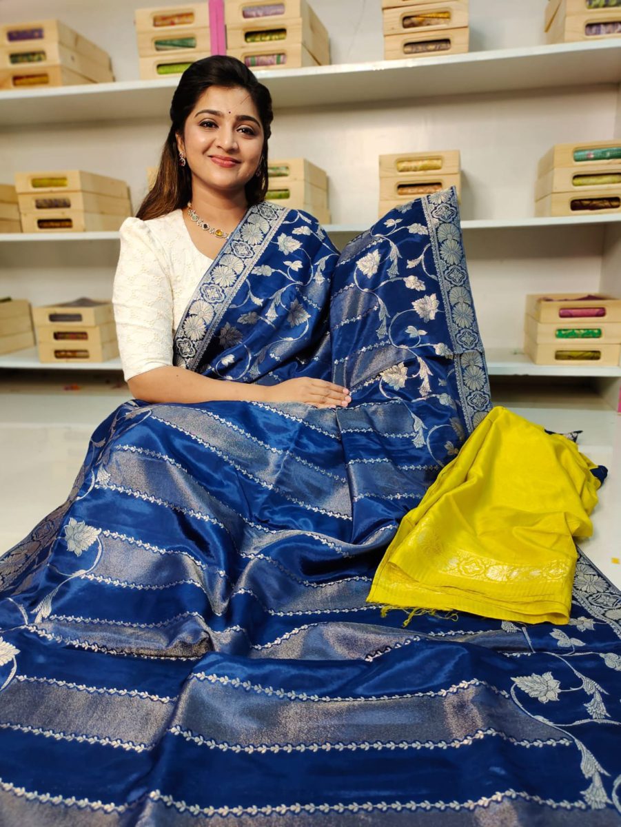 పచ్చి మామిడి పట్టు చీరలు