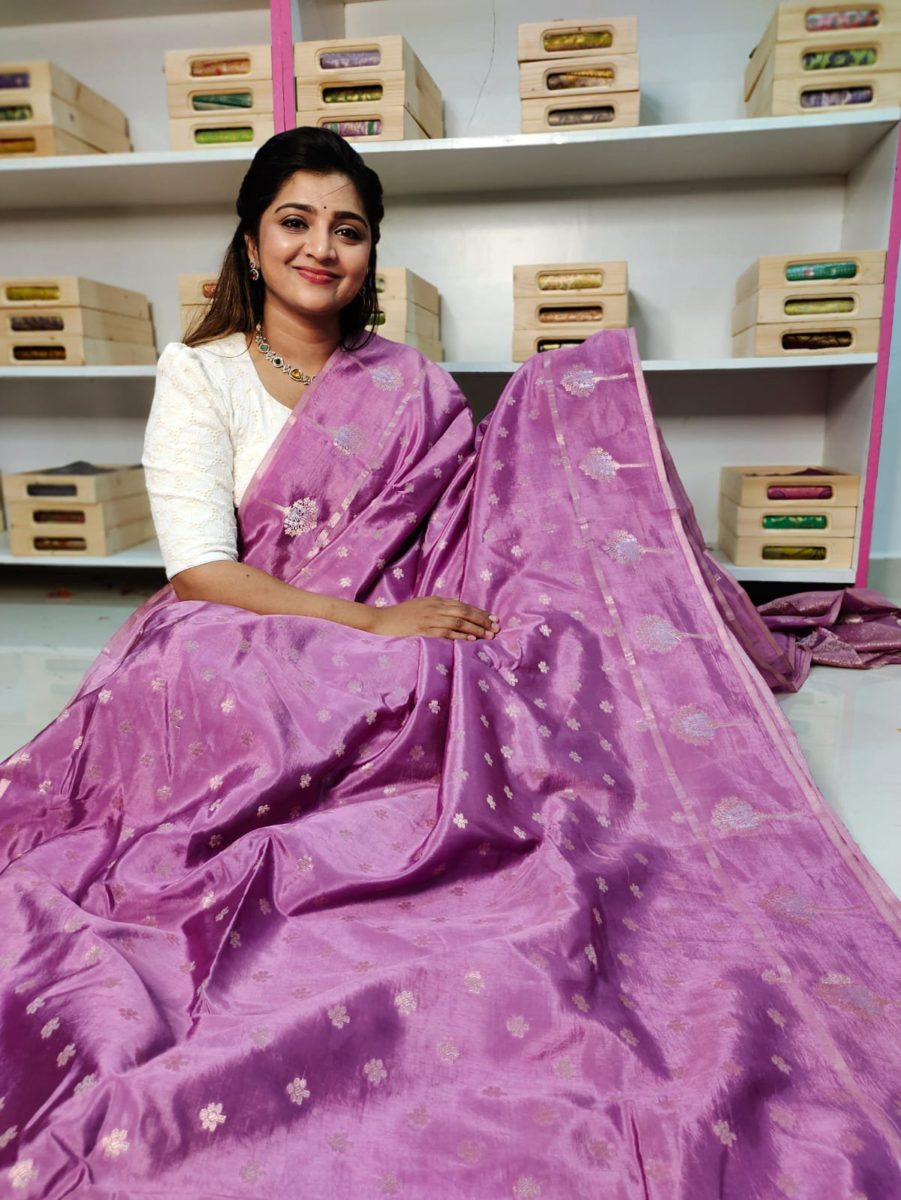 పచ్చి మామిడి పట్టు చీరలు