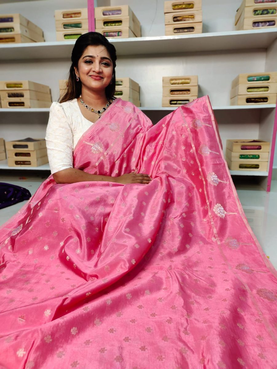పచ్చి మామిడి పట్టు చీర