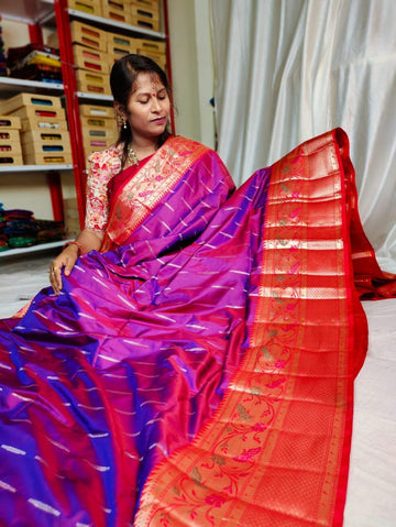 Soft banarasi Silk Saree with kanchi boaders with contrast blouse and pallu