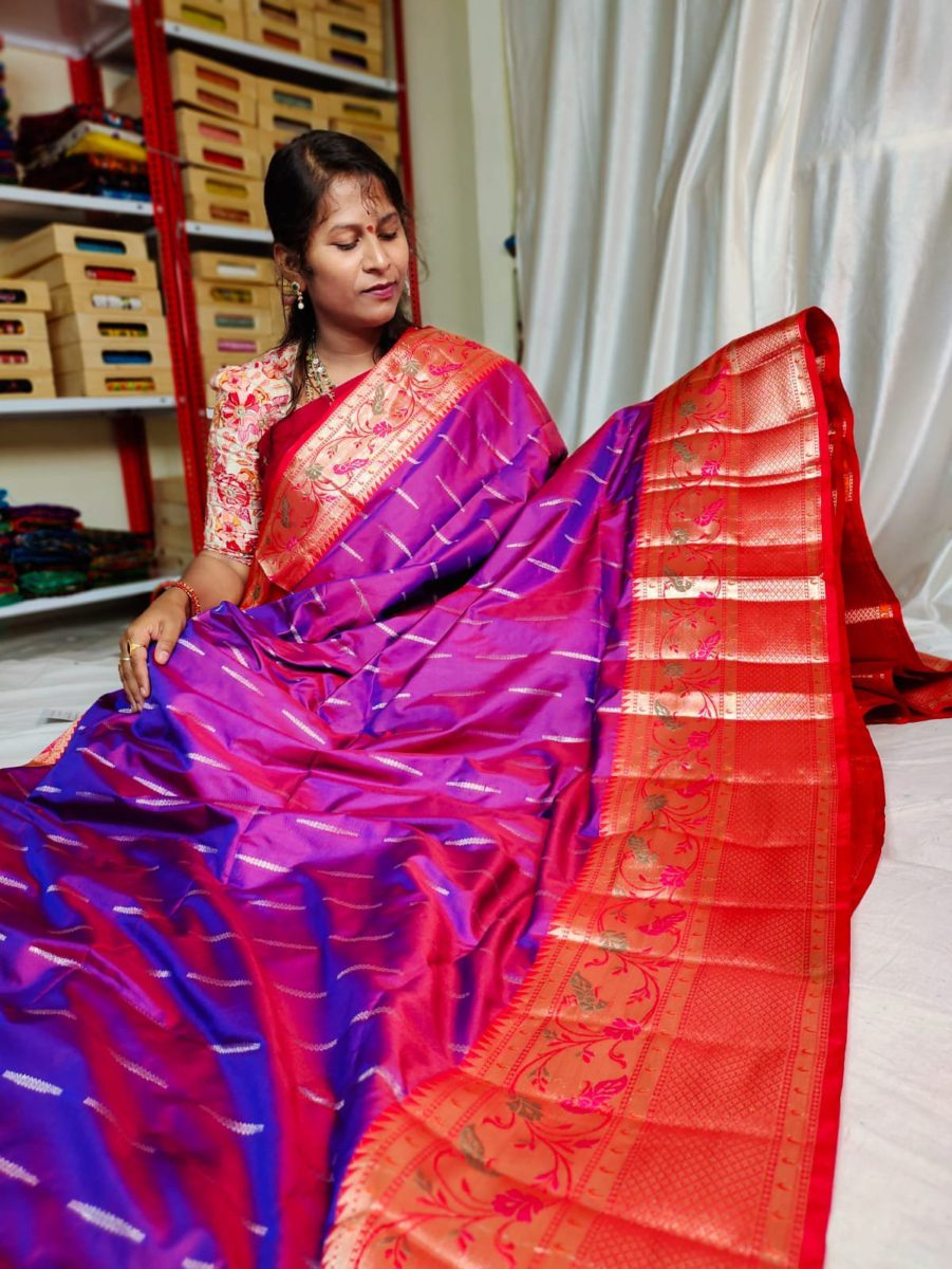 Soft banarasi Silk Saree with kanchi boaders with contrast blouse and pallu