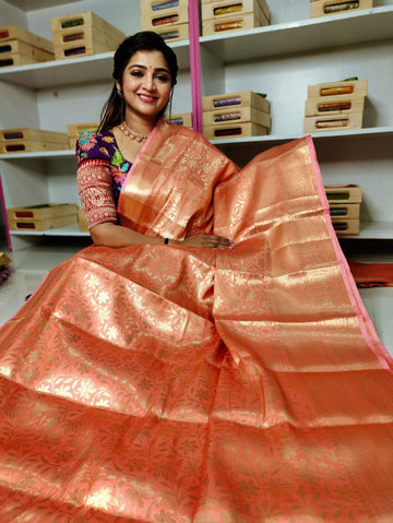 Soft banarasi Silk Saree with kanchi boaders with contrast blouse and pallu