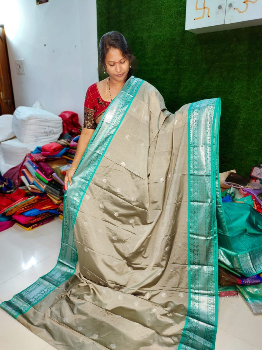 గద్వాల్ పట్టు చీరలు