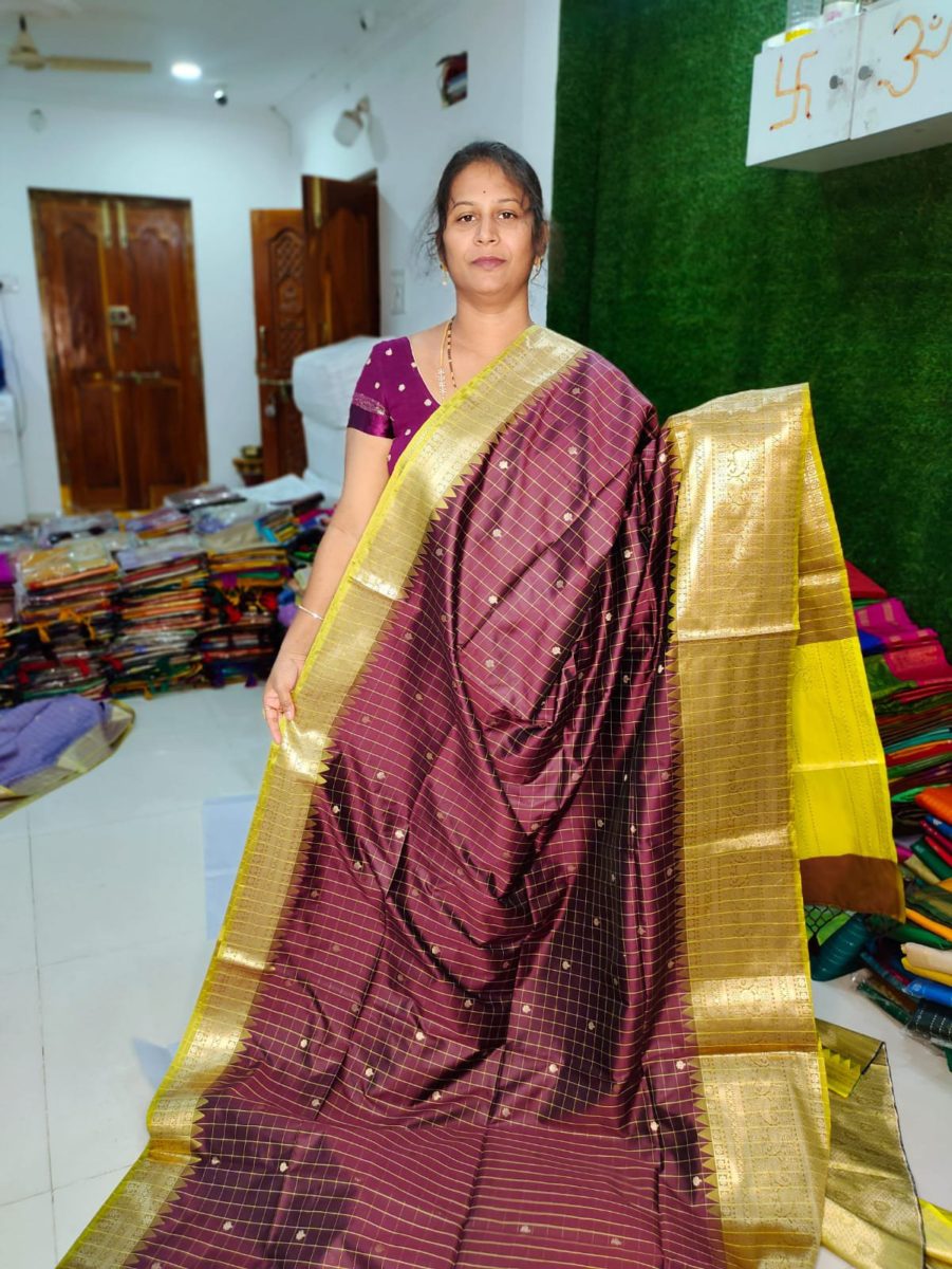సాఫ్ట్ గద్వాల్ సిల్క్ చీర