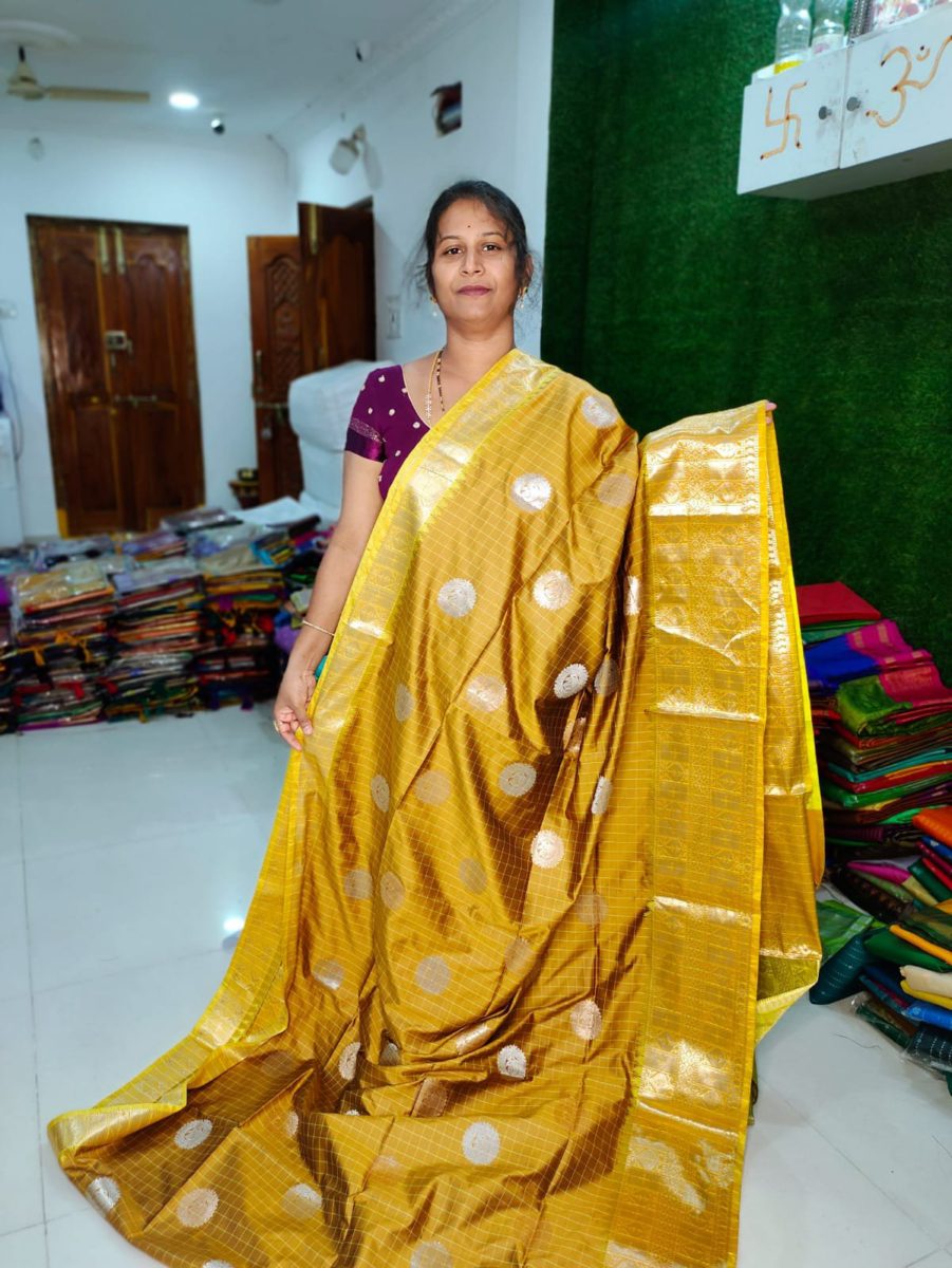 సాఫ్ట్ గద్వాల్ సిల్క్ చీర