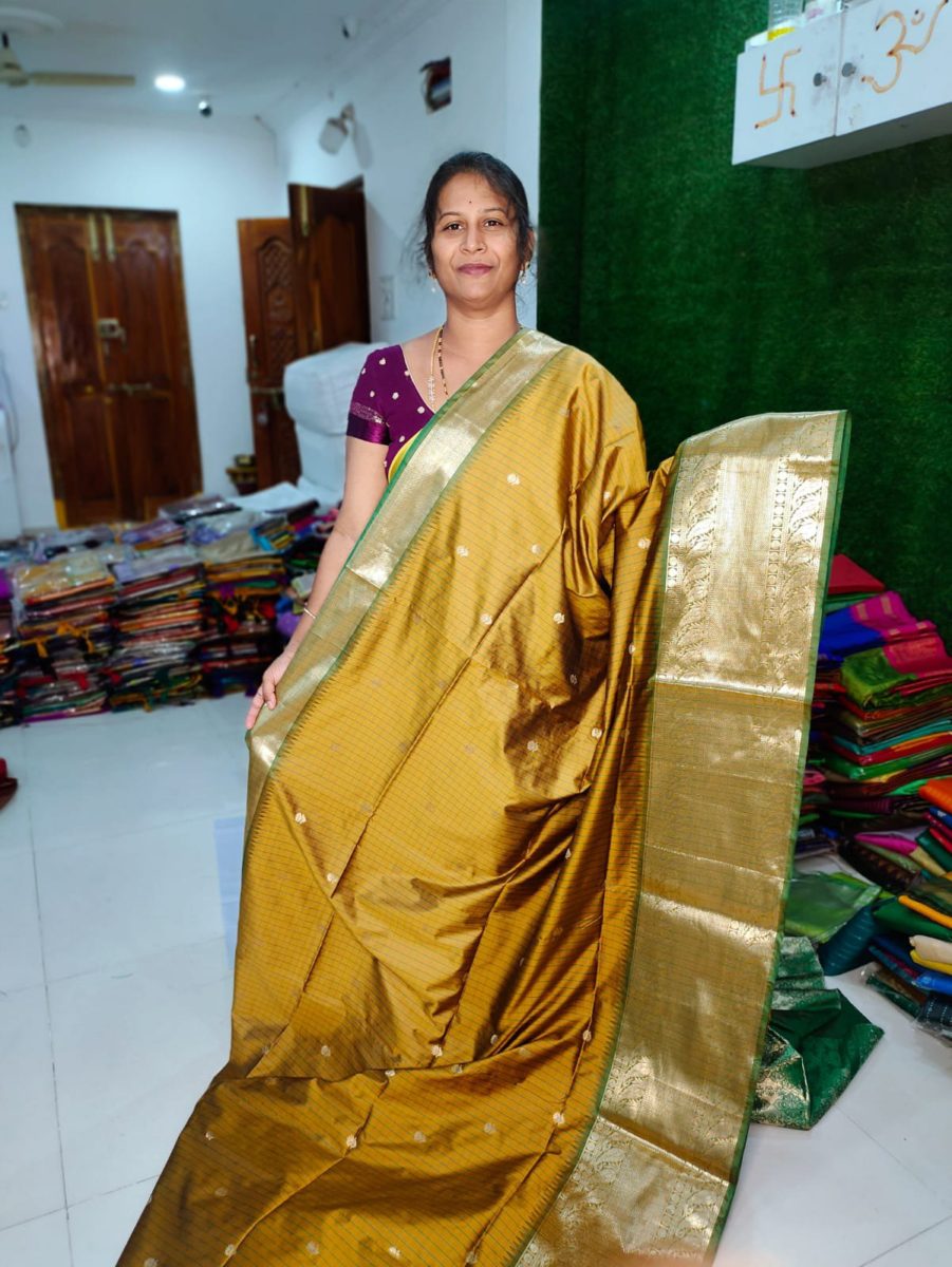 సాఫ్ట్ గద్వాల్ సిల్క్ చీర