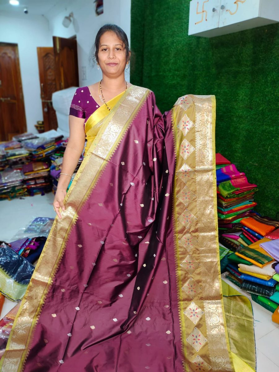 సాఫ్ట్ గద్వాల్ సిల్క్ చీర