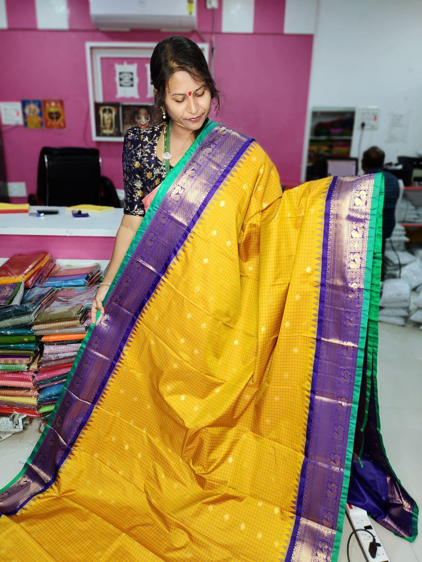 Primium gadwal silk sarees 2500