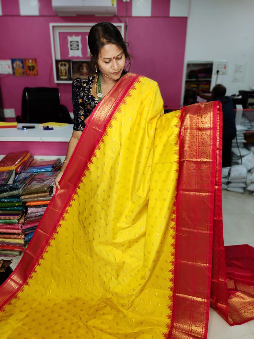 Primium Gadwal Silk Saree 2500