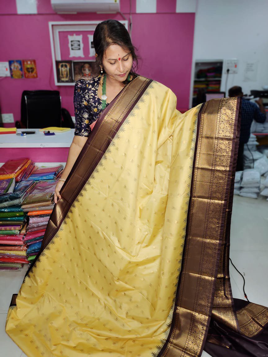 Primium gadwal silk sarees 2500