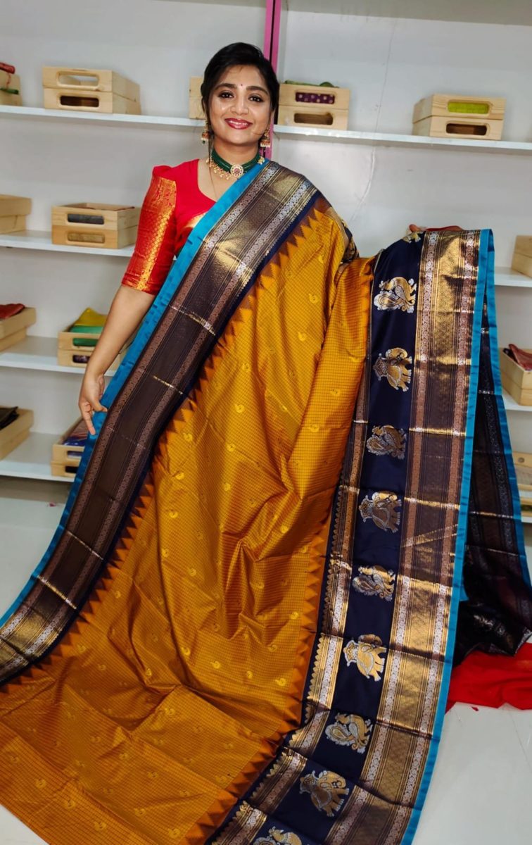 Primeme gadwal silk saree
2500
