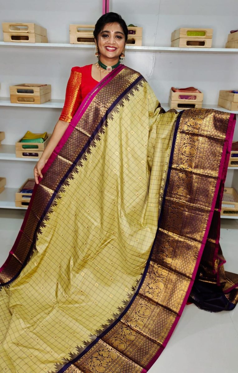 Primeme gadwal silk saree
2500