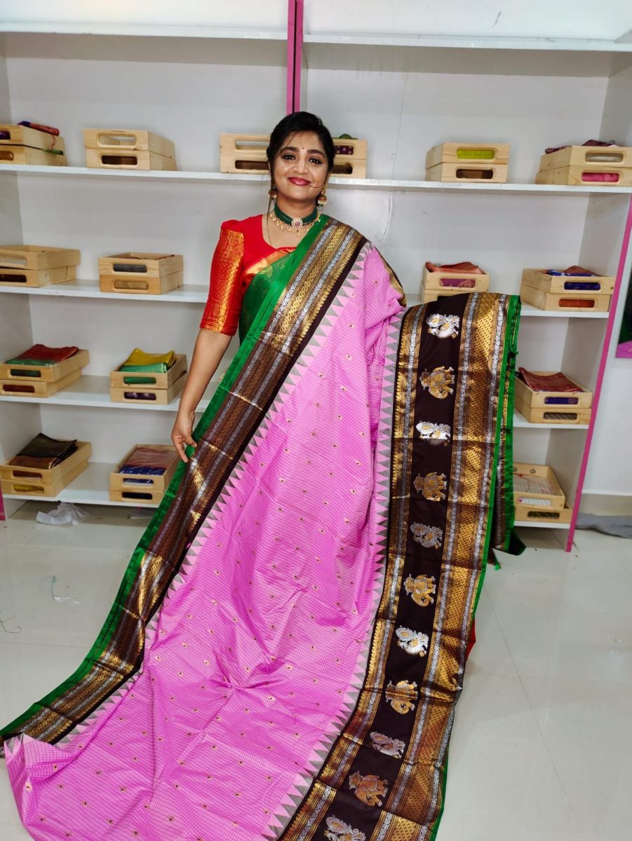 Primeme gadwal silk saree
2500