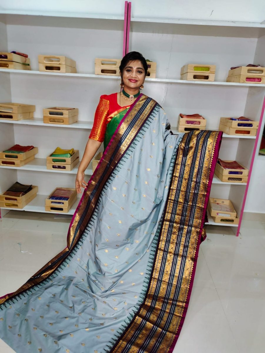 Primeme gadwal silk saree
2500