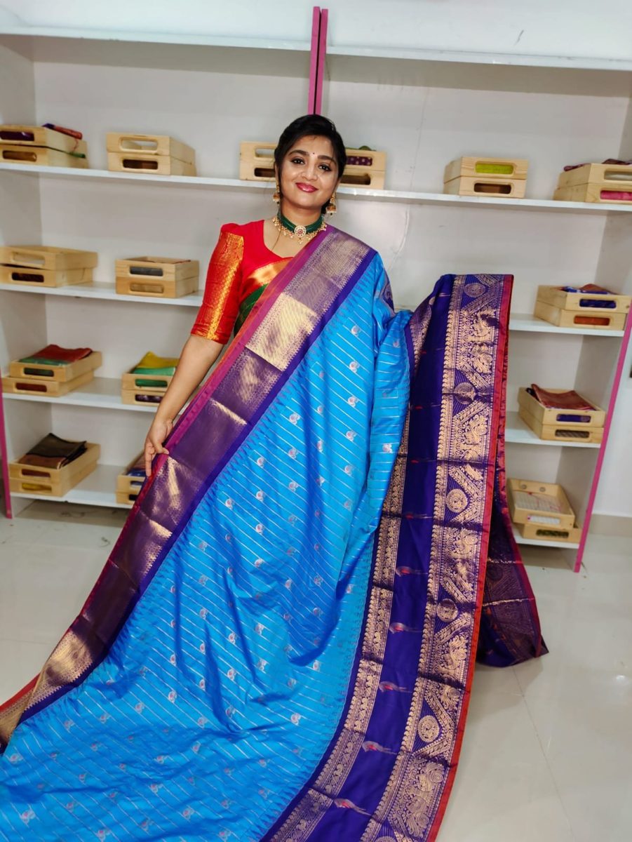 Primeme gadwal silk saree
2500