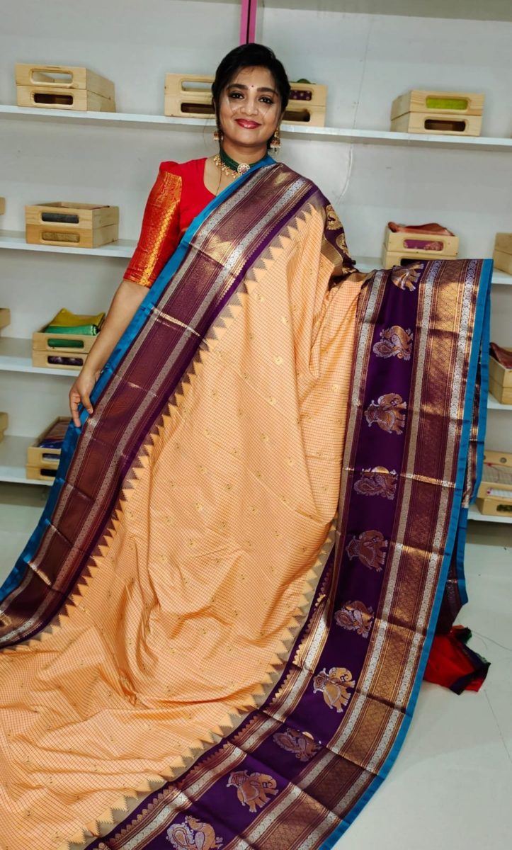 Primeme gadwal silk saree
2500