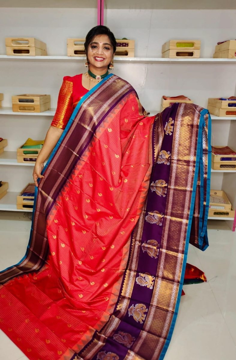 ప్రైమ్ గద్వాల్ సిల్క్ చీర
 2500 రూపాయలు