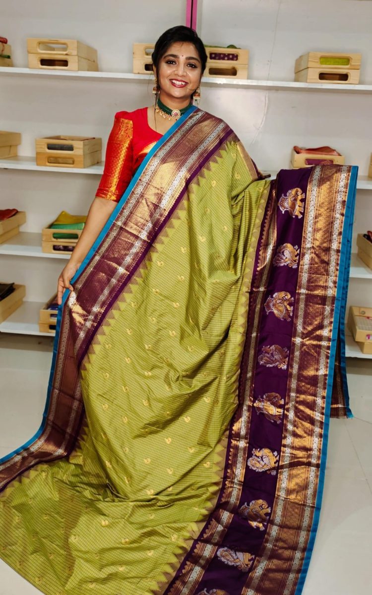 Primeme gadwal silk saree
2500