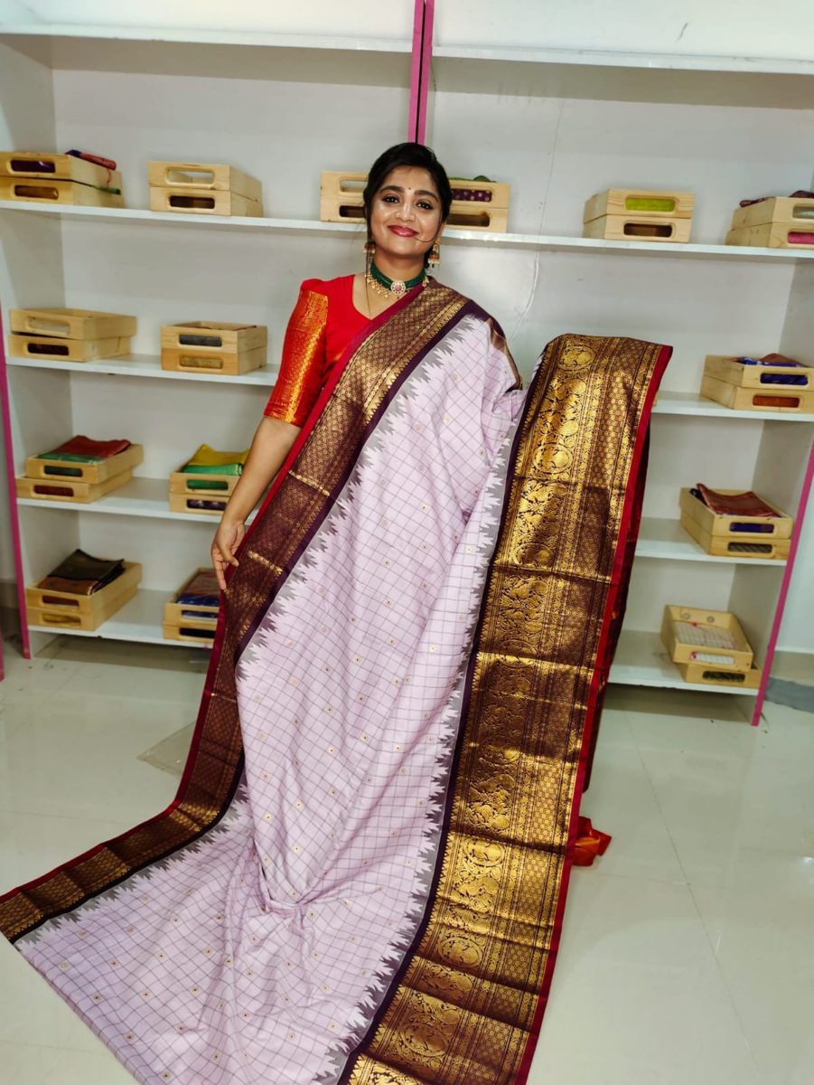 Primeme gadwal silk saree
2500