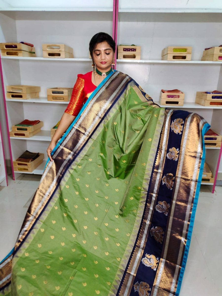 Primeme gadwal silk saree
2500