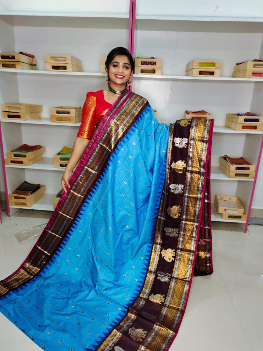Primeme gadwal silk saree
2500