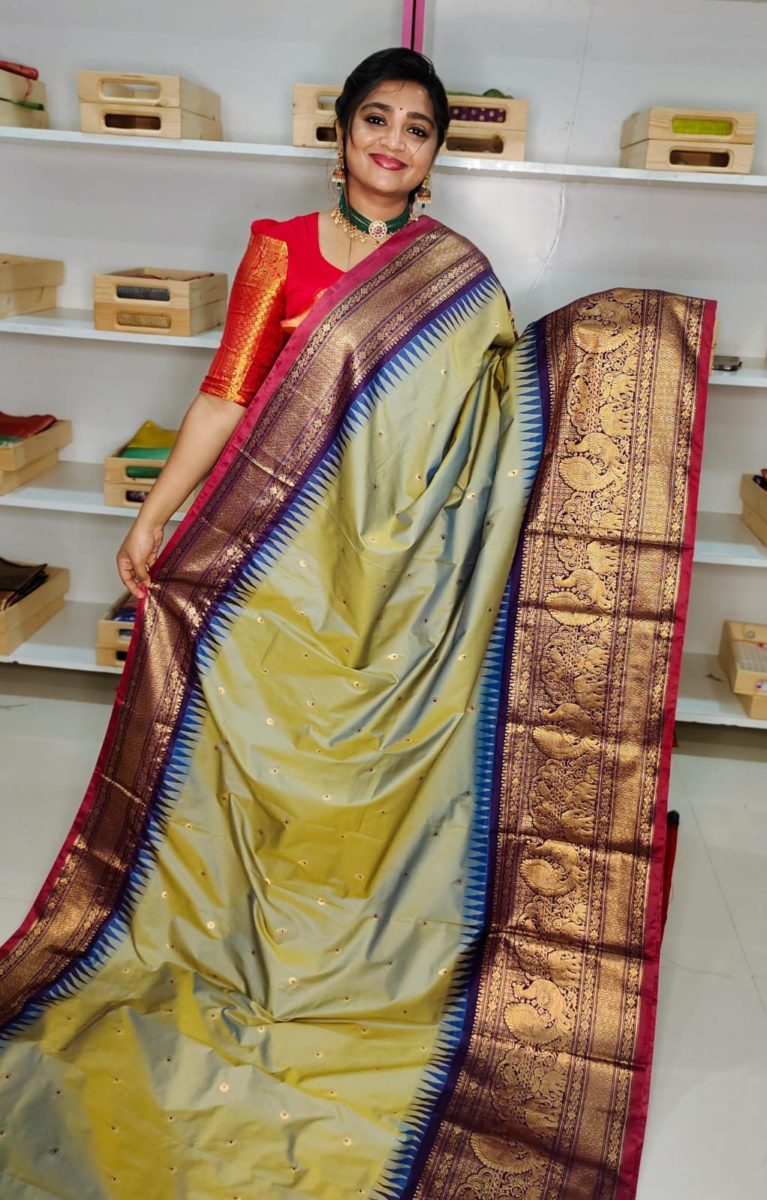 Primeme gadwal silk saree
2500