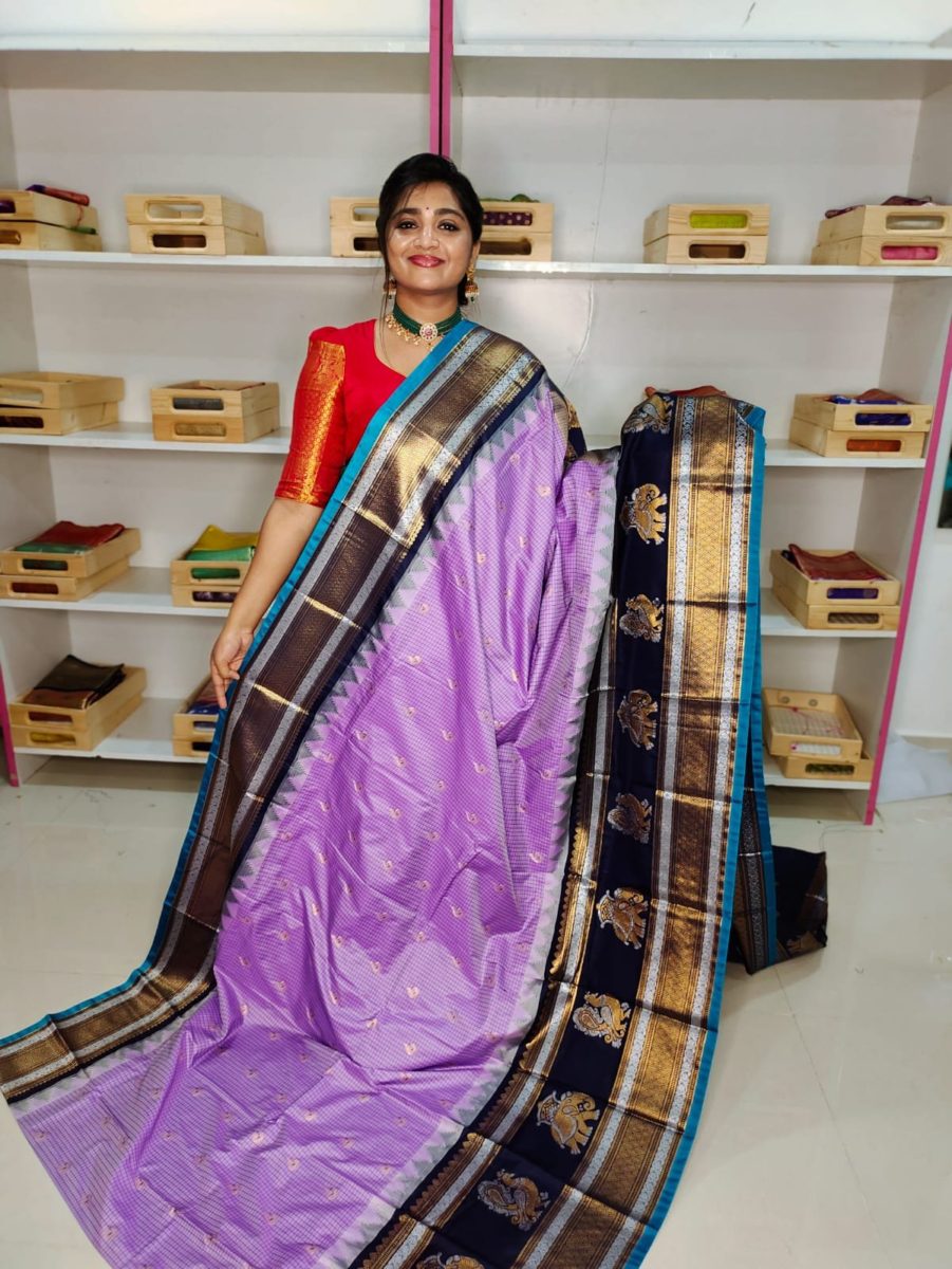 Primeme gadwal silk saree
2500