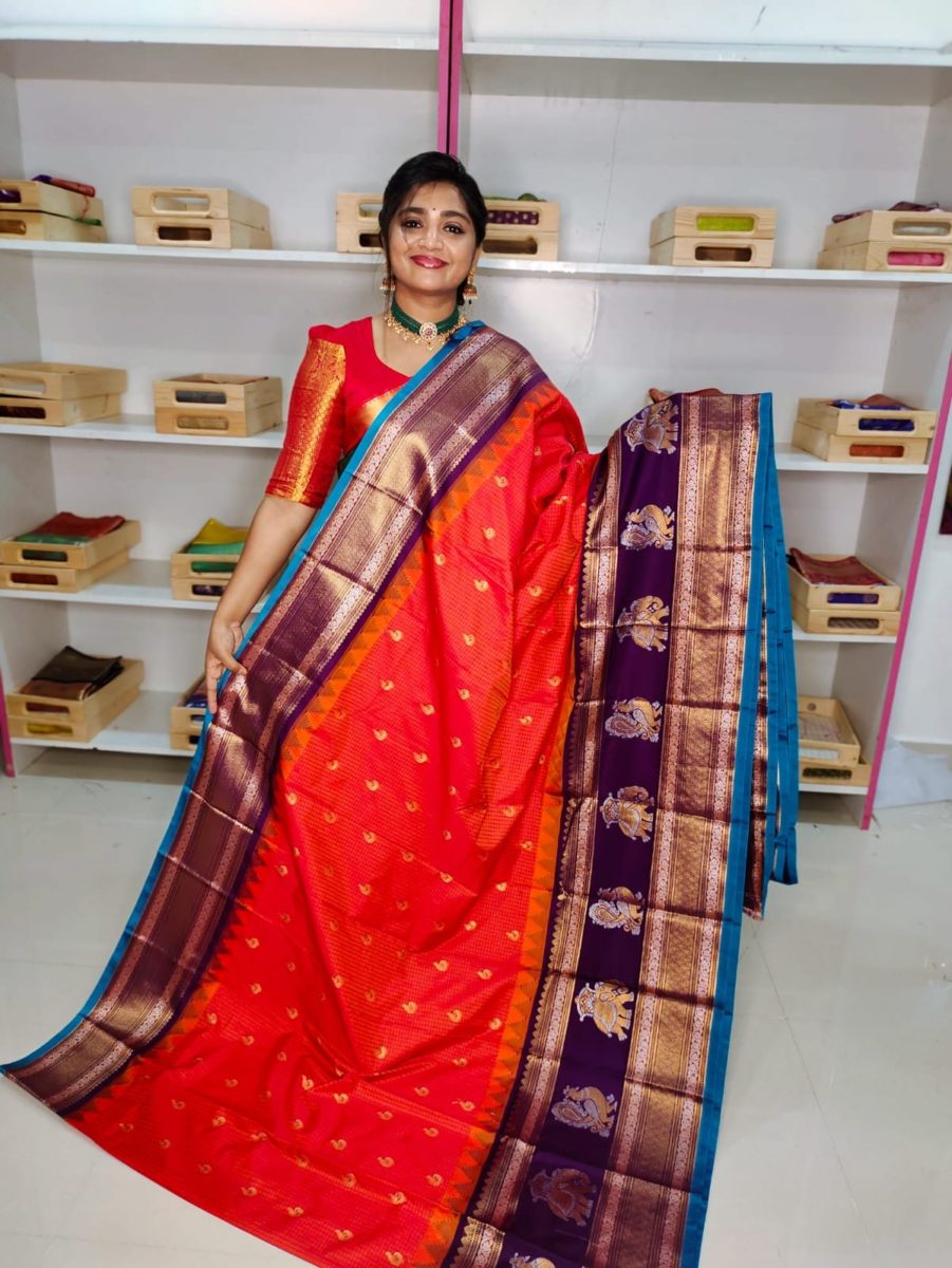 Primeme gadwal silk saree
2500