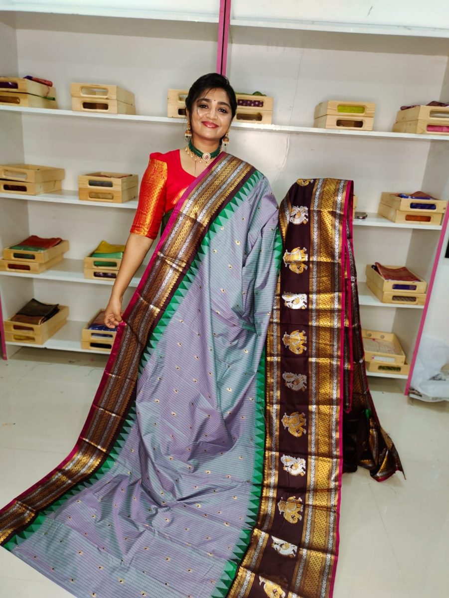 Primeme gadwal silk saree
2500