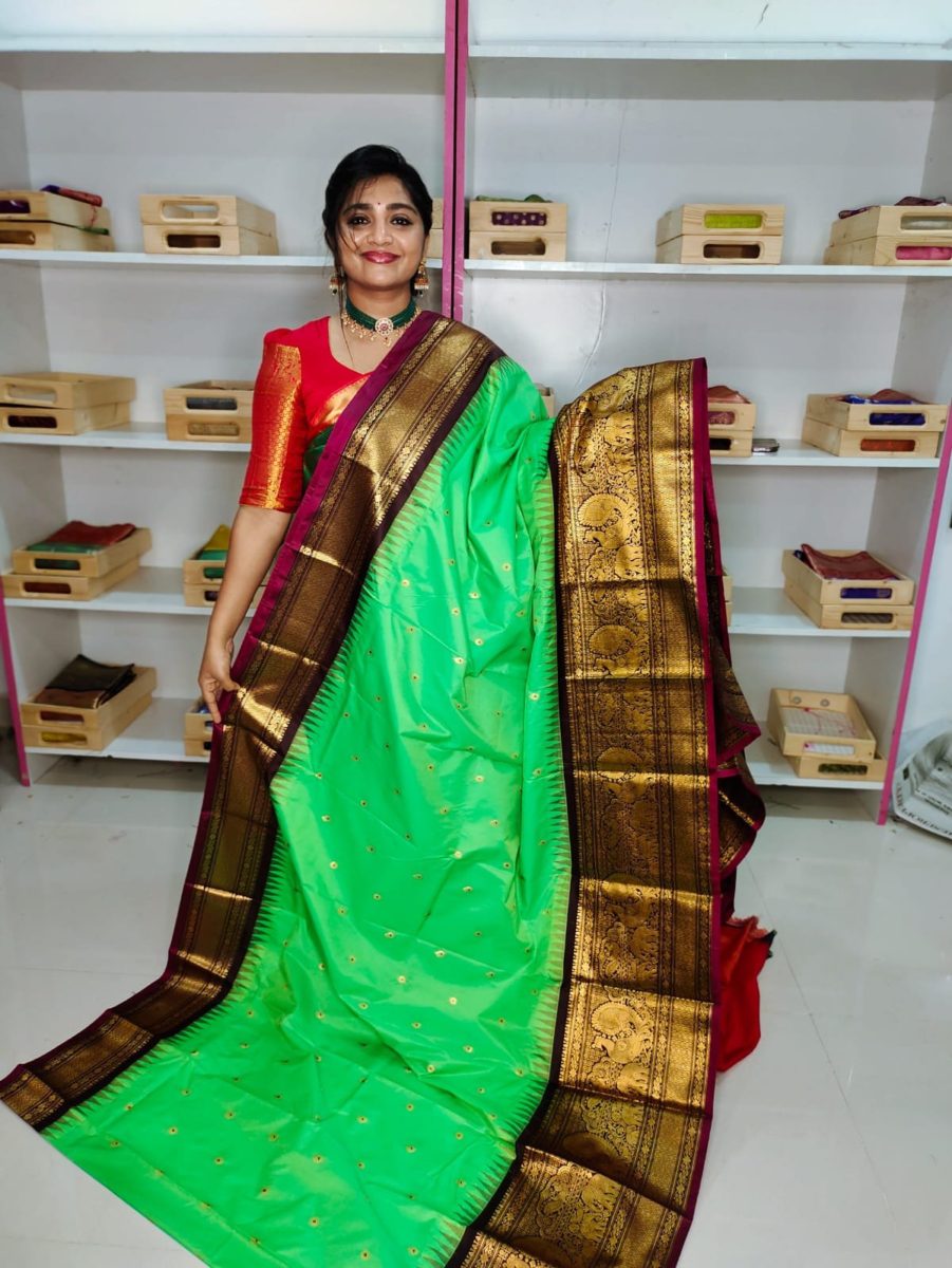 Primeme gadwal silk saree
2500