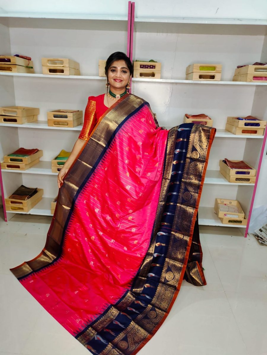 Primeme gadwal silk saree
2500