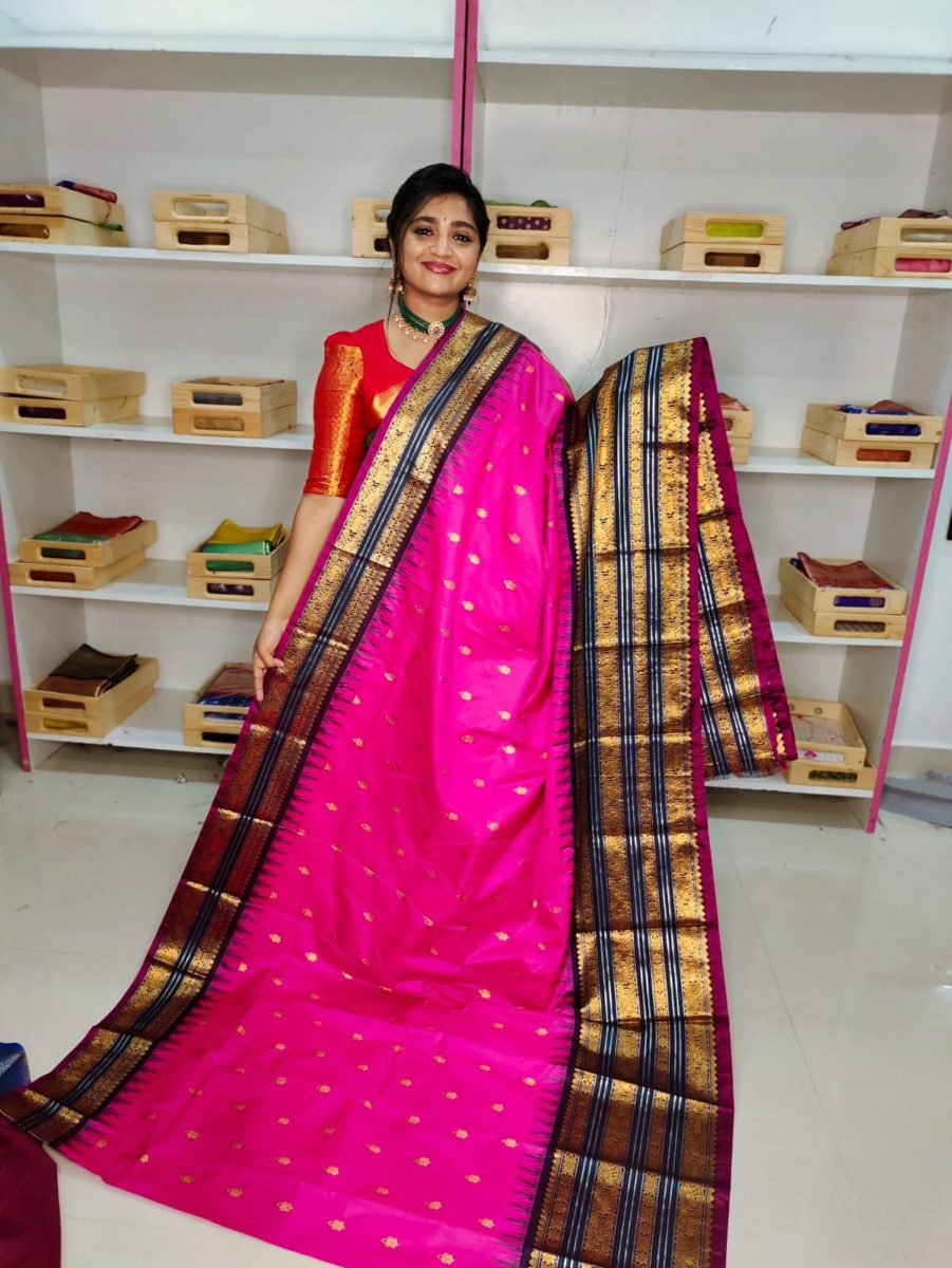 Primeme gadwal silk saree
2500