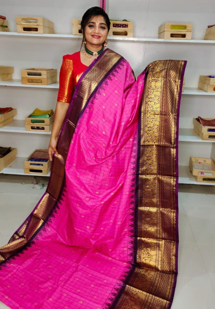 Primeme gadwal silk saree
2500