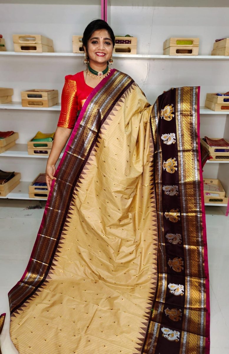 Primeme gadwal silk saree
2500