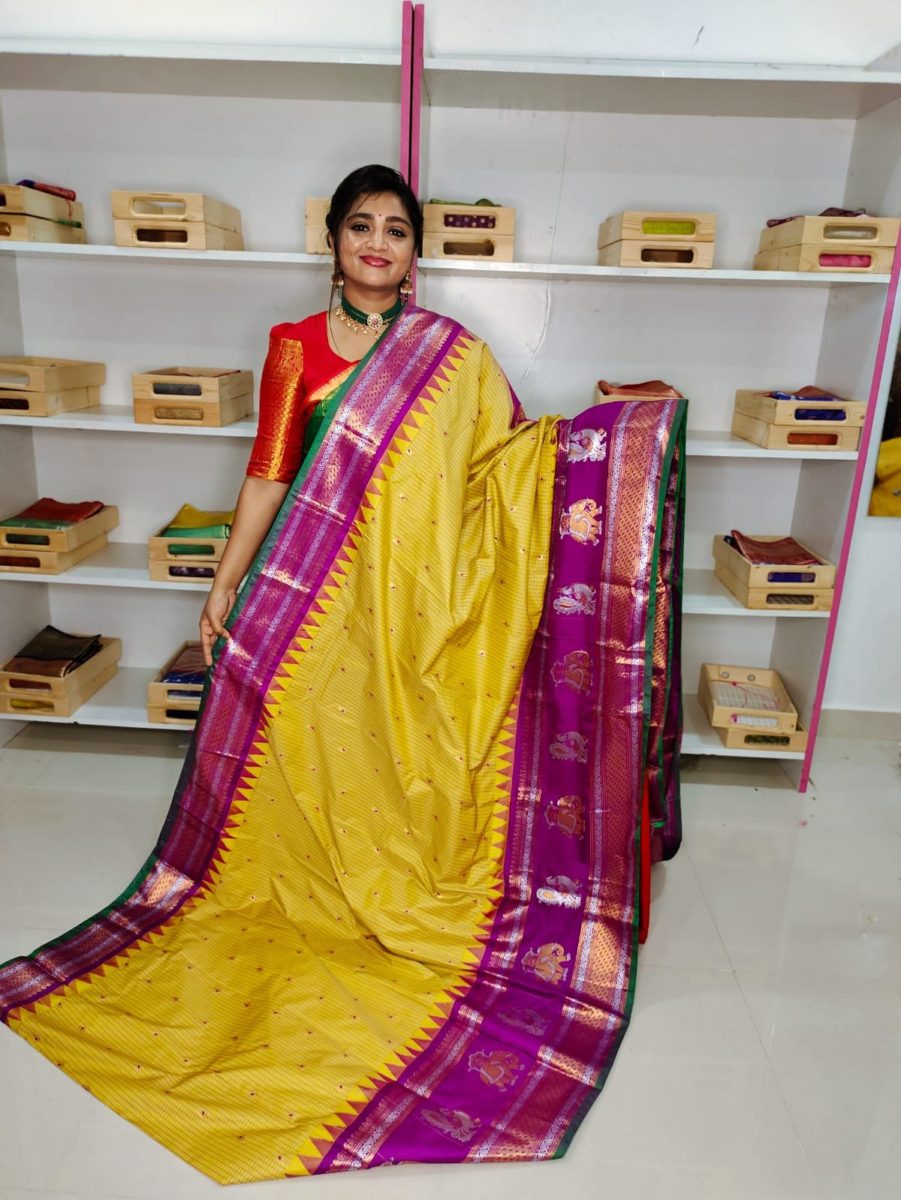 Primeme gadwal silk saree
2500
