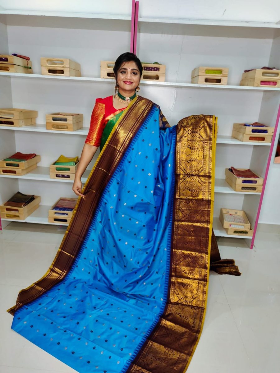 Primeme gadwal silk saree
2500