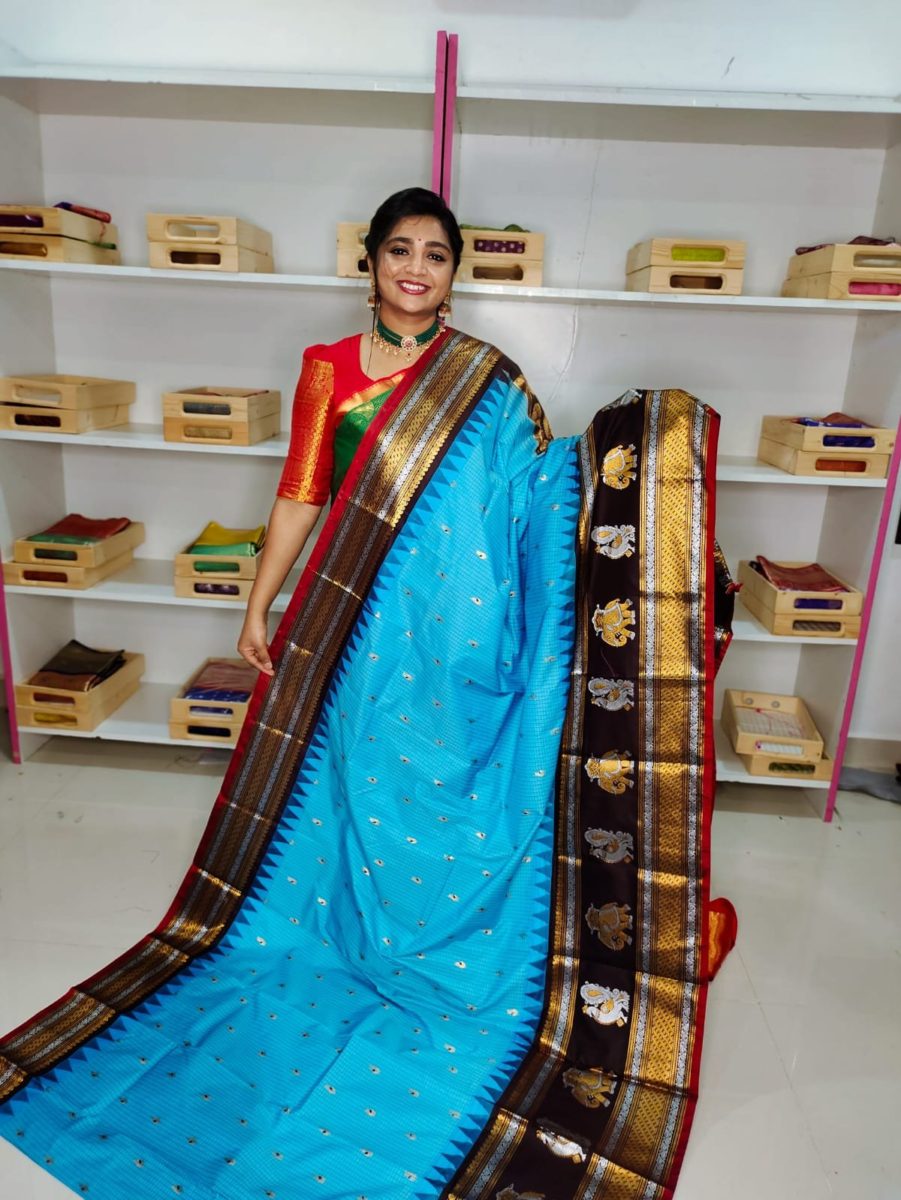 Primeme gadwal silk saree
2500