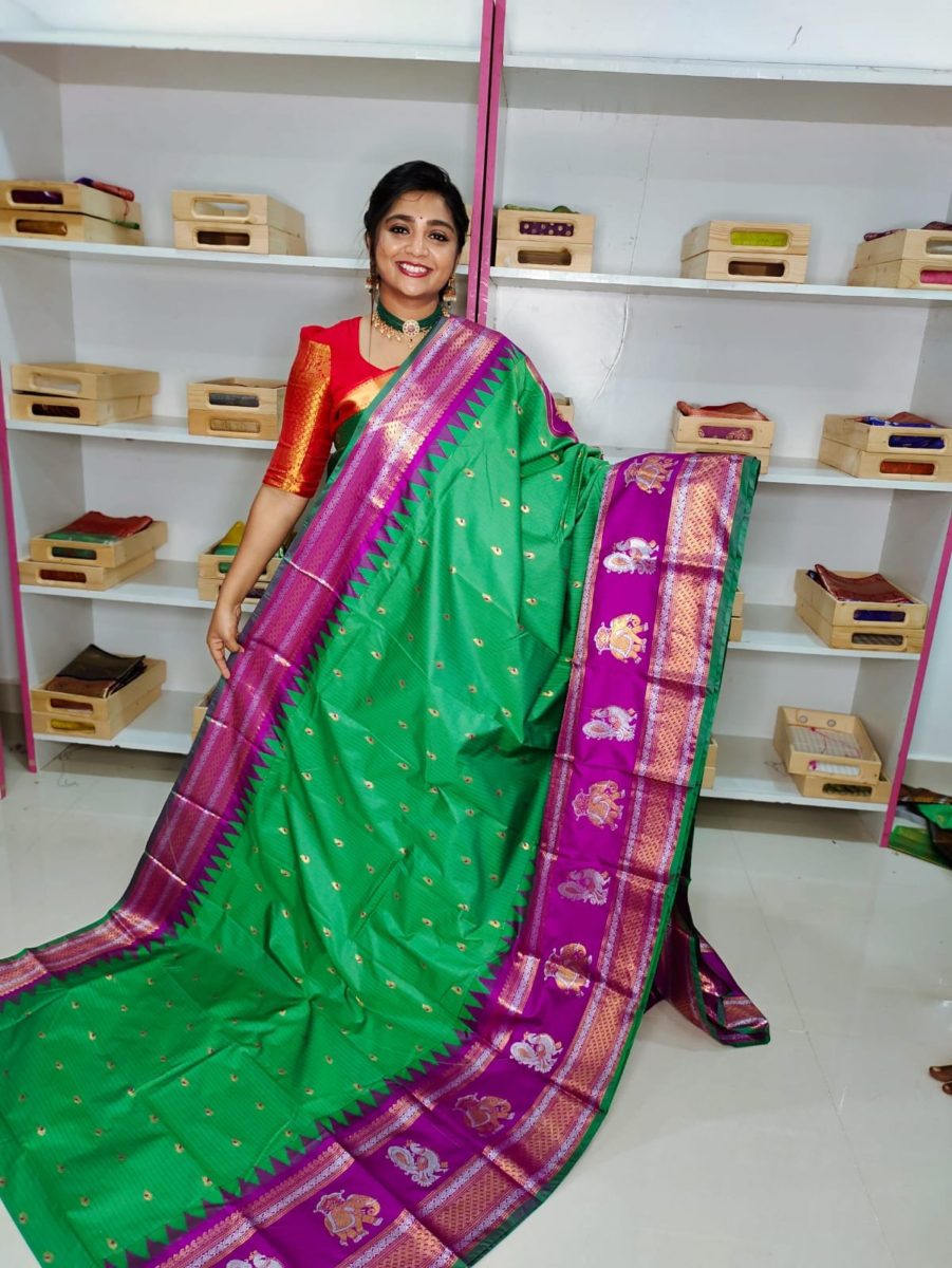 Primeme gadwal silk saree
2500