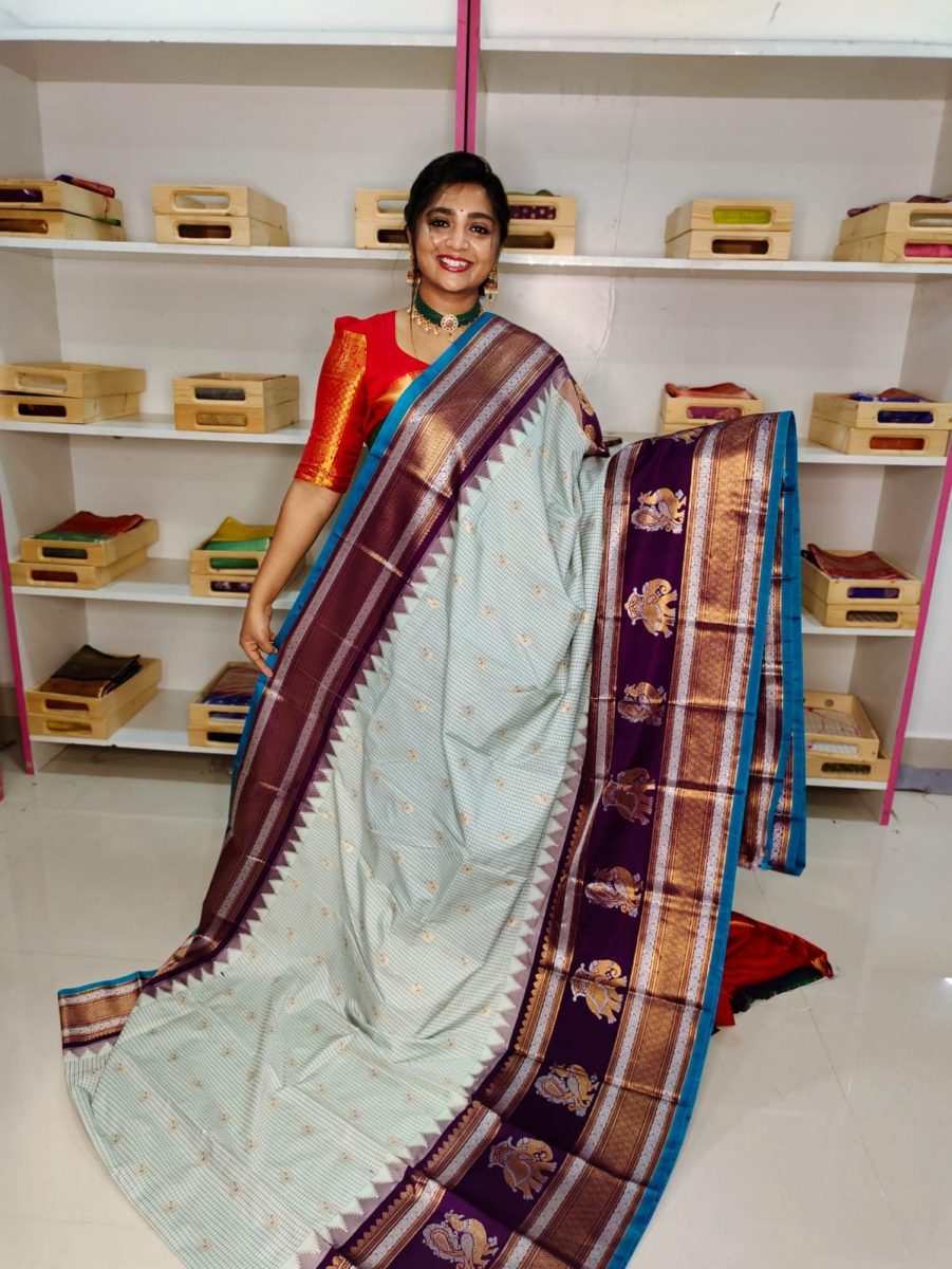 Primeme gadwal silk saree
2500