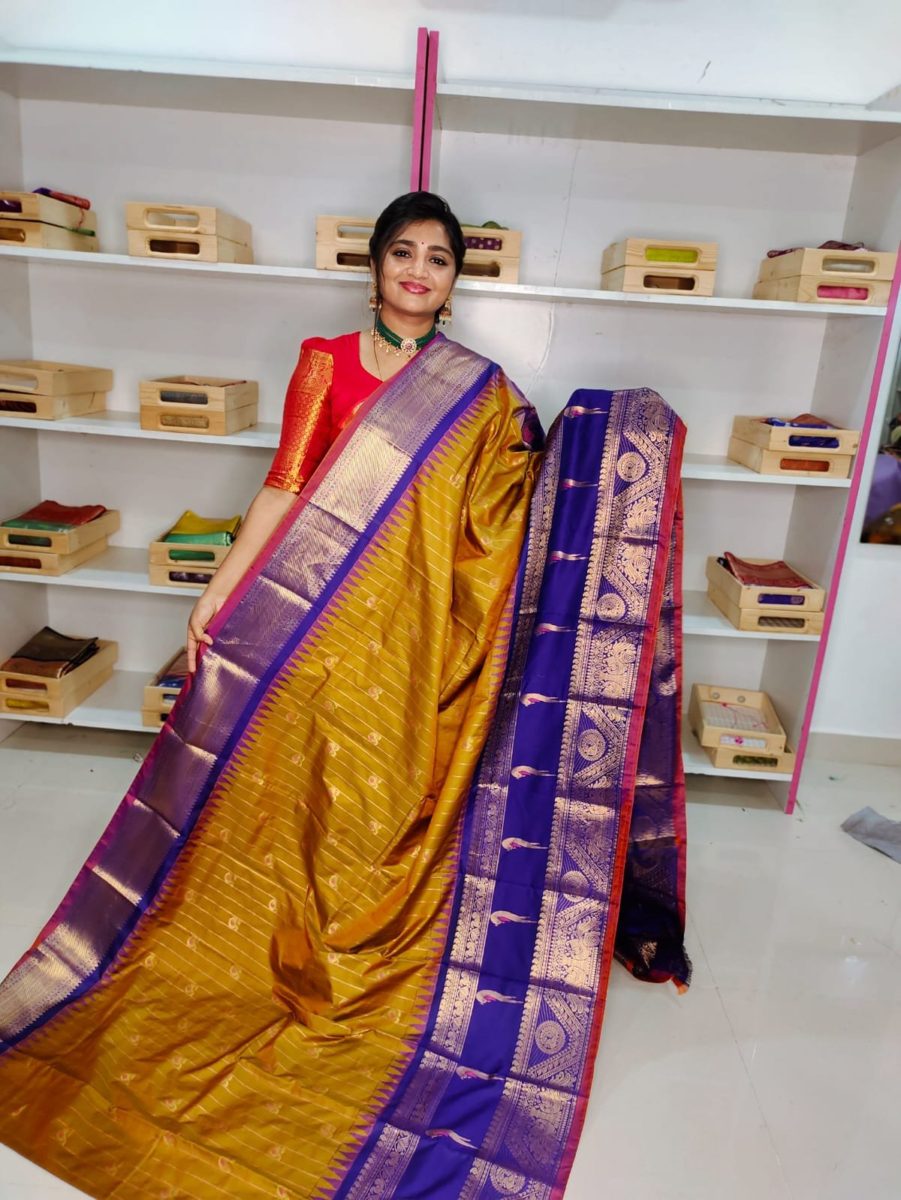 Primeme gadwal silk saree
2500