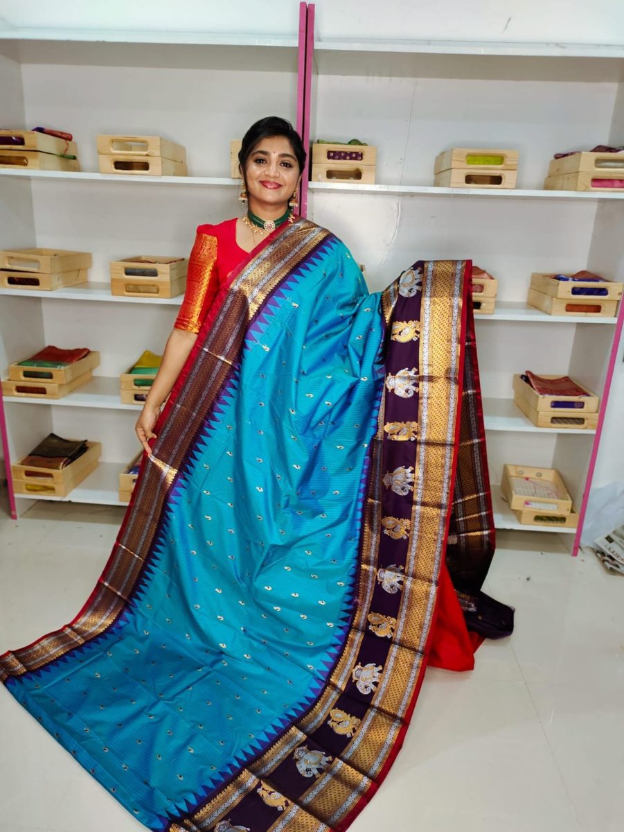 Primeme gadwal silk saree
2500